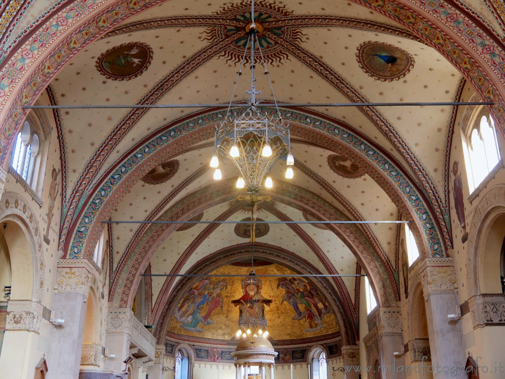 Milano - Soffitto decorato della Basilica di San Calimero